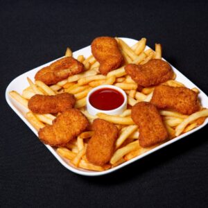 ناگت مرغ با سیب زمینی سرخ کرده Chicken Nuggets And Chips