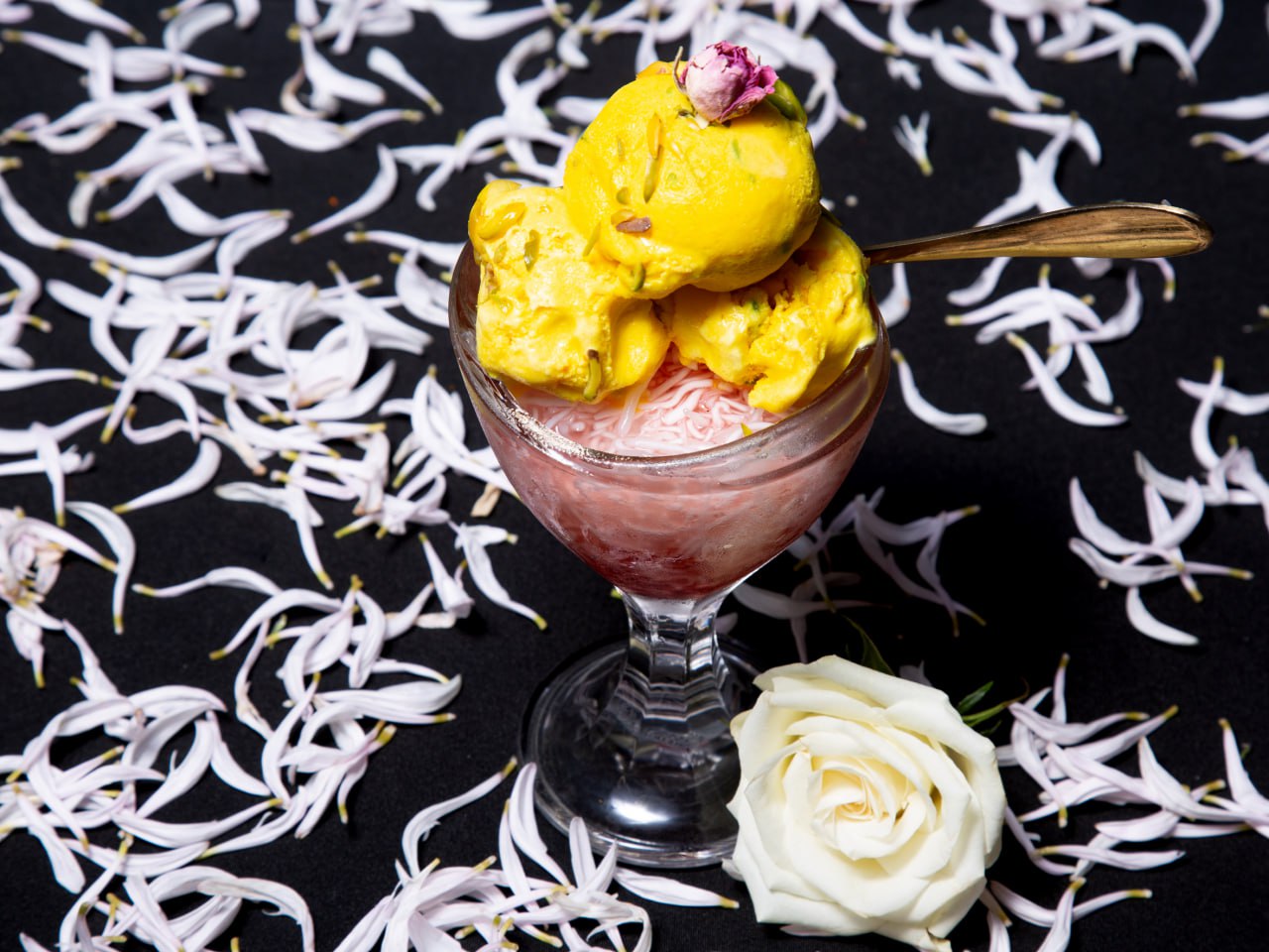 Faloodeh with Saffron Ice Cream (Faloodeh Bastani)