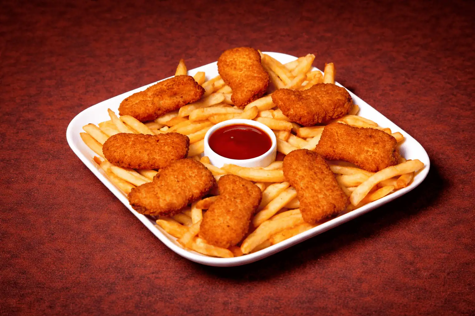 ناگت مرغ با سیب زمینی سرخ کرده Chicken Nuggets And Chips