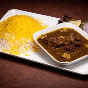 خورشت فسنجان با برنج زعفرانی Walnuts Pomegranate Chicken Stew with Saffron Rice