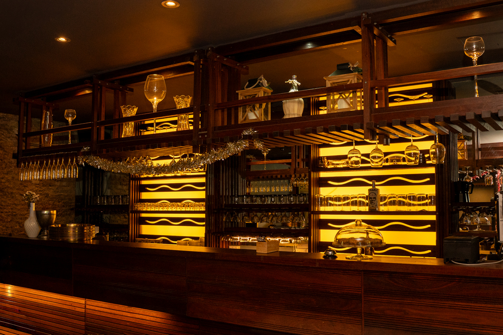 Divan Restaurant Bar