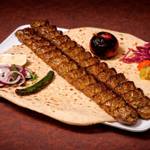 کباب کوبیده با نان تازه - Koobideh Kebab